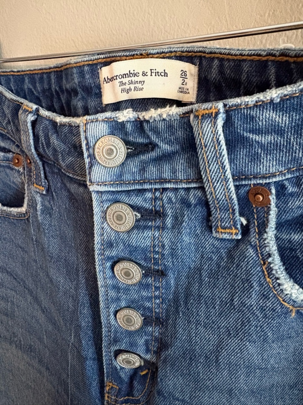 Abercrombie & Fitch Button-Fly High-Rise Curve Love - Picture 2 of 3